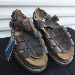 Skechers Men’s Brown Leather Fisherman Sandals